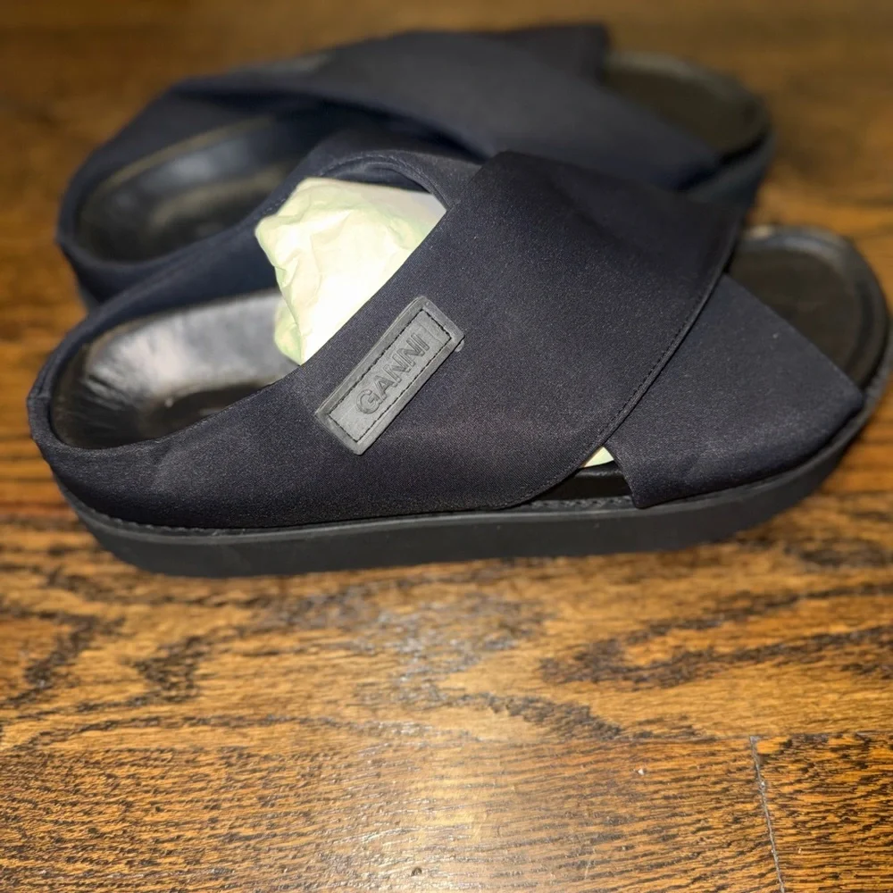 Ganni woman’s  Black Crossover Platform Slides Sz 42